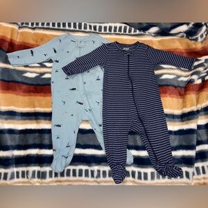Carter’s double zip footies set of 2 - 9m